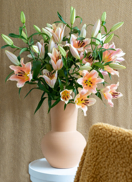 Zelmira Oriental Lily in Vase